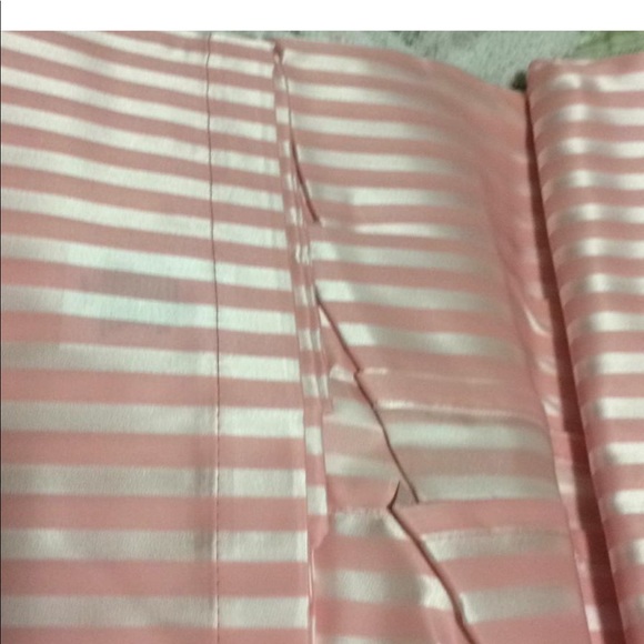 ❌SOLD Victoria’s Secret Satin Bedding - Picture 3 of 4